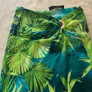 Women’s Versace jungle print skirt size 2
